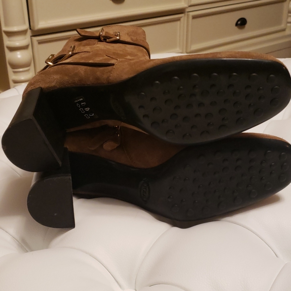Booties - Picture 3 of 4